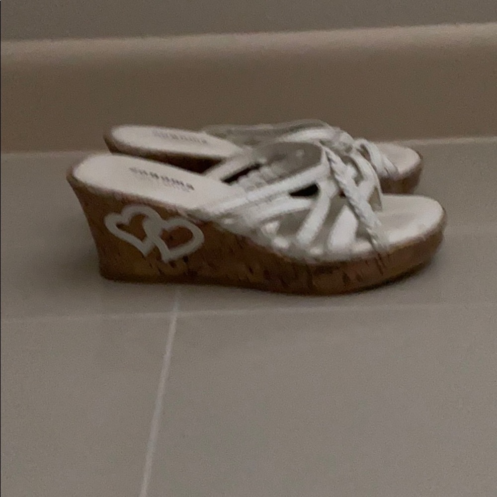 Sandals - Picture 2 of 4